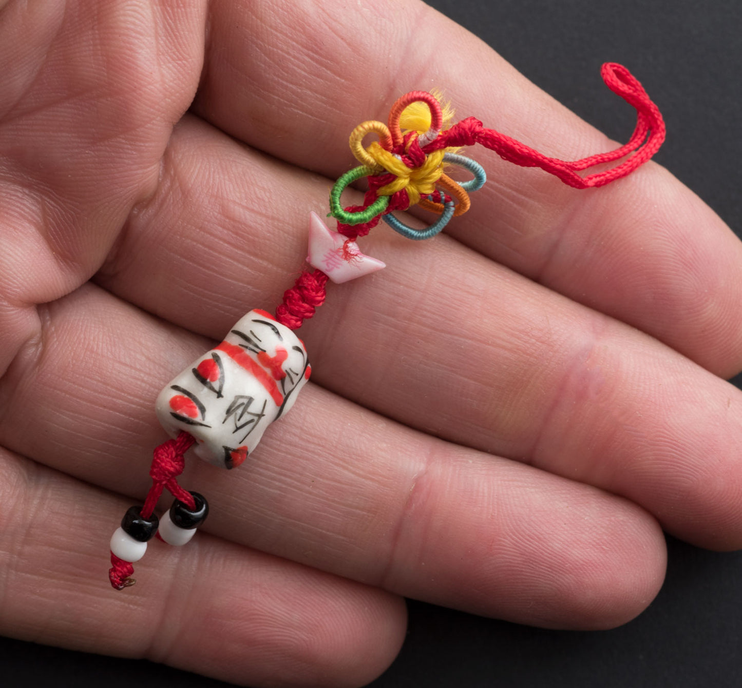 Charm Maneki Neko Rose – Bijou de Sac Porte-Bonheur Japonais
