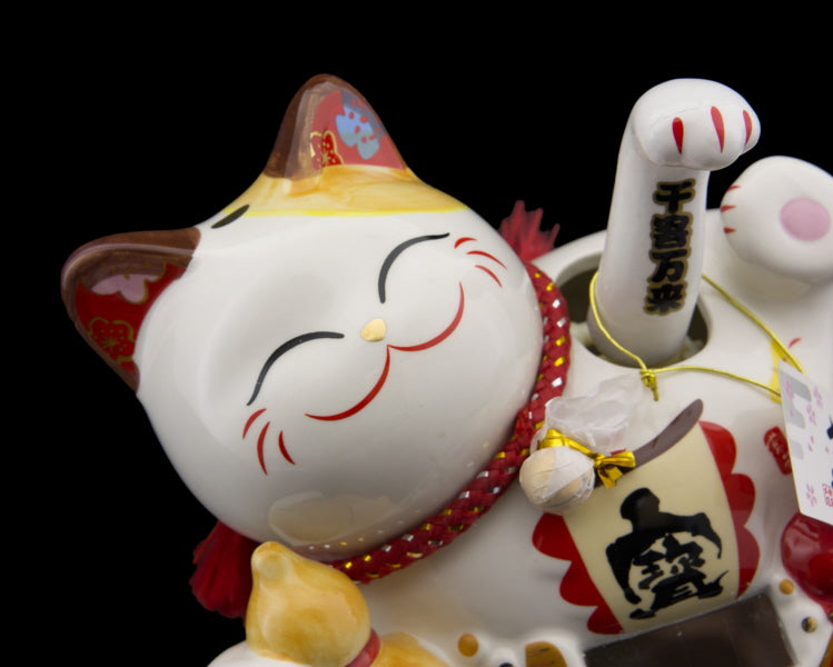 Famille Maneki Neko Blanc – Figurine Solaire Animée en Porcelaine