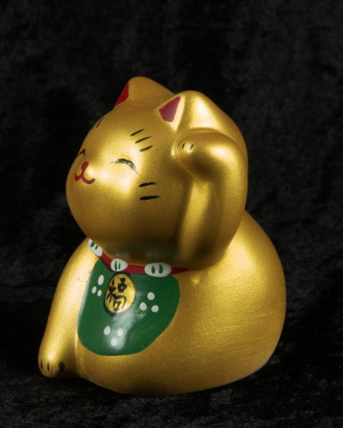 Figurine Chat Japonais Bobtail Maneki-Neko Kimono Doré en Polyrésine – Décoration Kawaii 6,5 cm