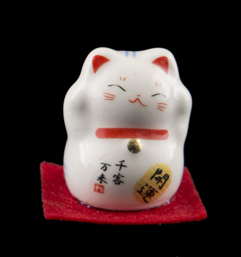 Figurine Chat Japonais Blanc Maneki-Neko en Céramique – Mini Statuette Porcelaine à collectionner 3,2 cm