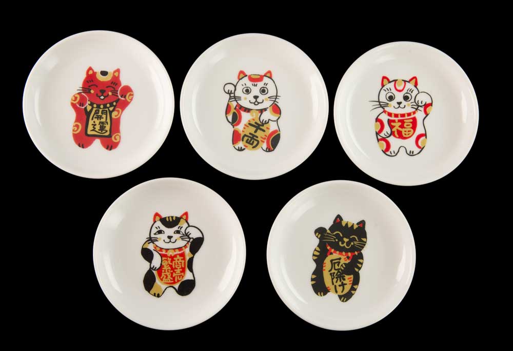 Lot de 5 Coupelles à Sauce Maneki Neko en Porcelaine – Fabriquées au Japon
