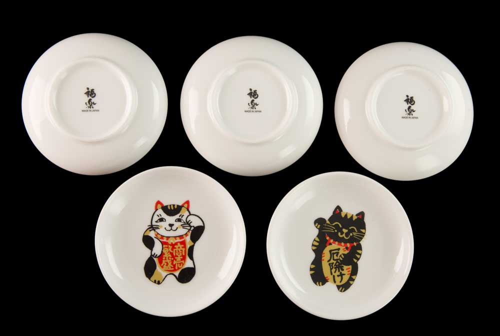 Lot de 5 Coupelles à Sauce Maneki Neko en Porcelaine – Fabriquées au Japon