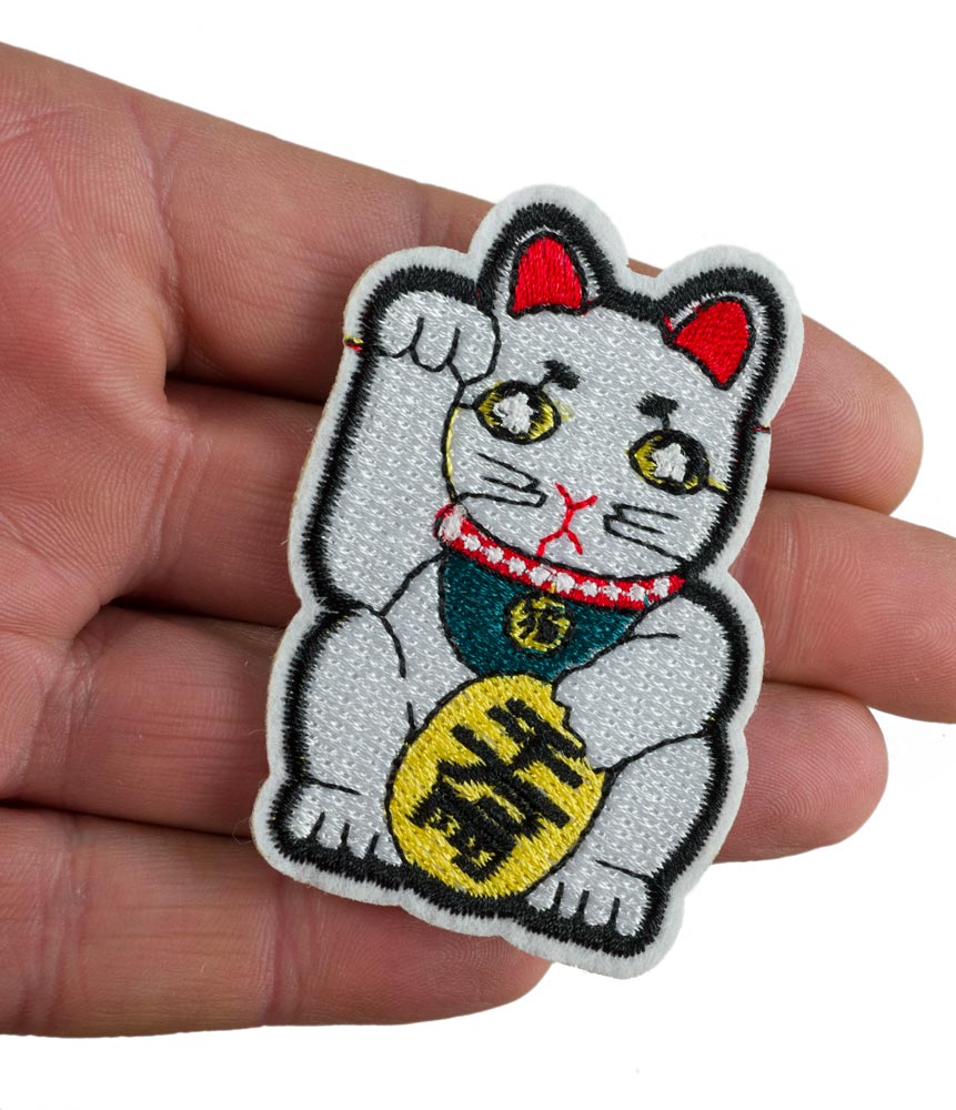 Écusson Chat Maneki Neko Thermocollant – Patch Brodé Japonais