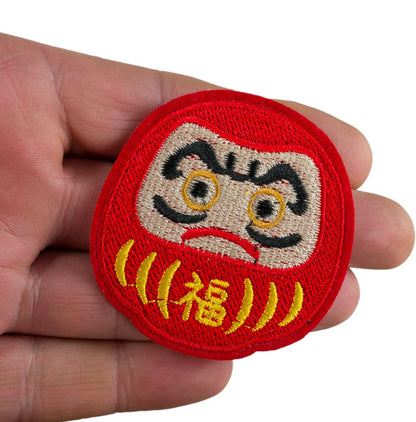 Écusson Thermocollant Daruma Rouge – Symbole Japonais de Persévérance