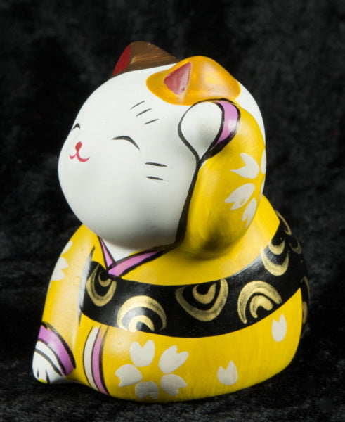 Figurine Chat Japonais Bobtail Maneki-Neko Kimono Jaune en Polyrésine – Décoration Kawaii 6,5 cm