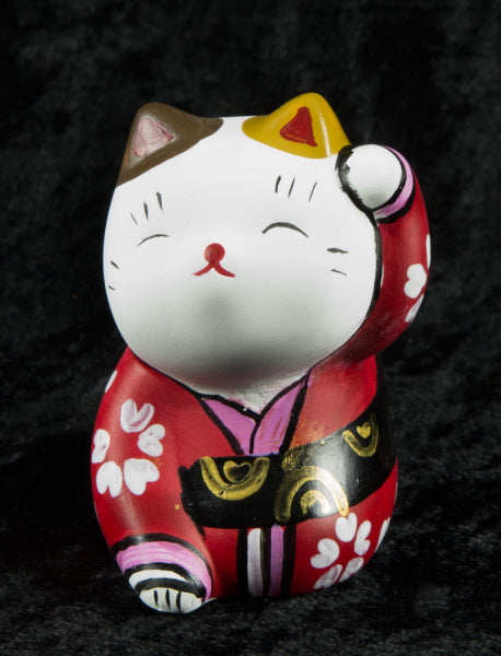 Figurine Chat Japonais Bobtail Maneki-Neko Kimono Rouge et Blanc en Polyrésine – Décoration Kawaii 6,5 cm